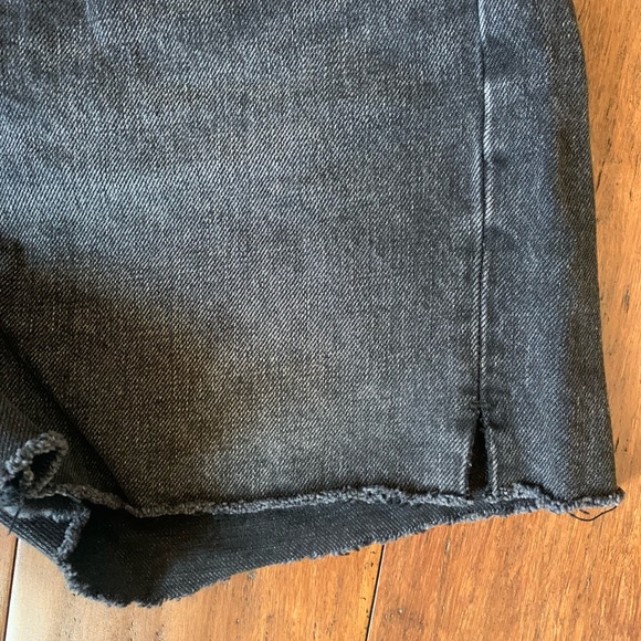 Aritzia Denim Forum The Yoko Mid Thigh Short Black - Picture 6 of 8